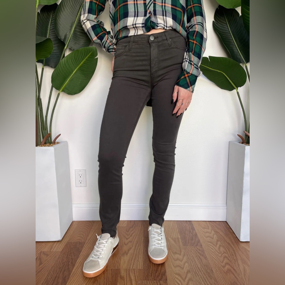 AG The Prima cigarette leg grey jeans